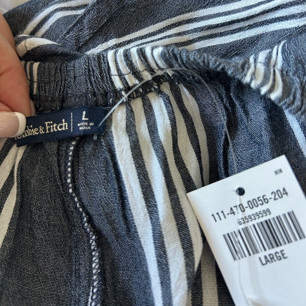NWT Abercrombie & Fitch coverup romper. Sz large. Charcoal grey/white. Open back - Picture 9 of 16